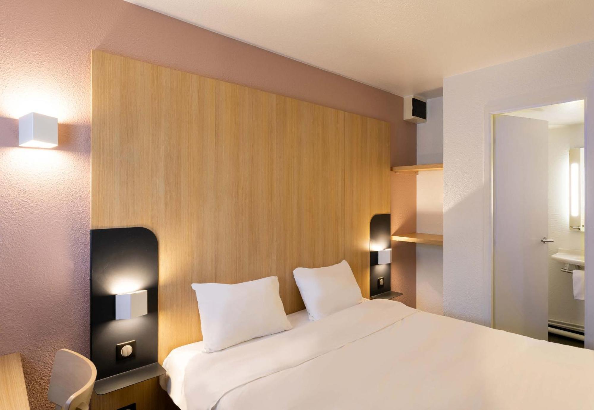 B&B Hotel Lorient ลาเนสแตร์ ภายนอก รูปภาพ