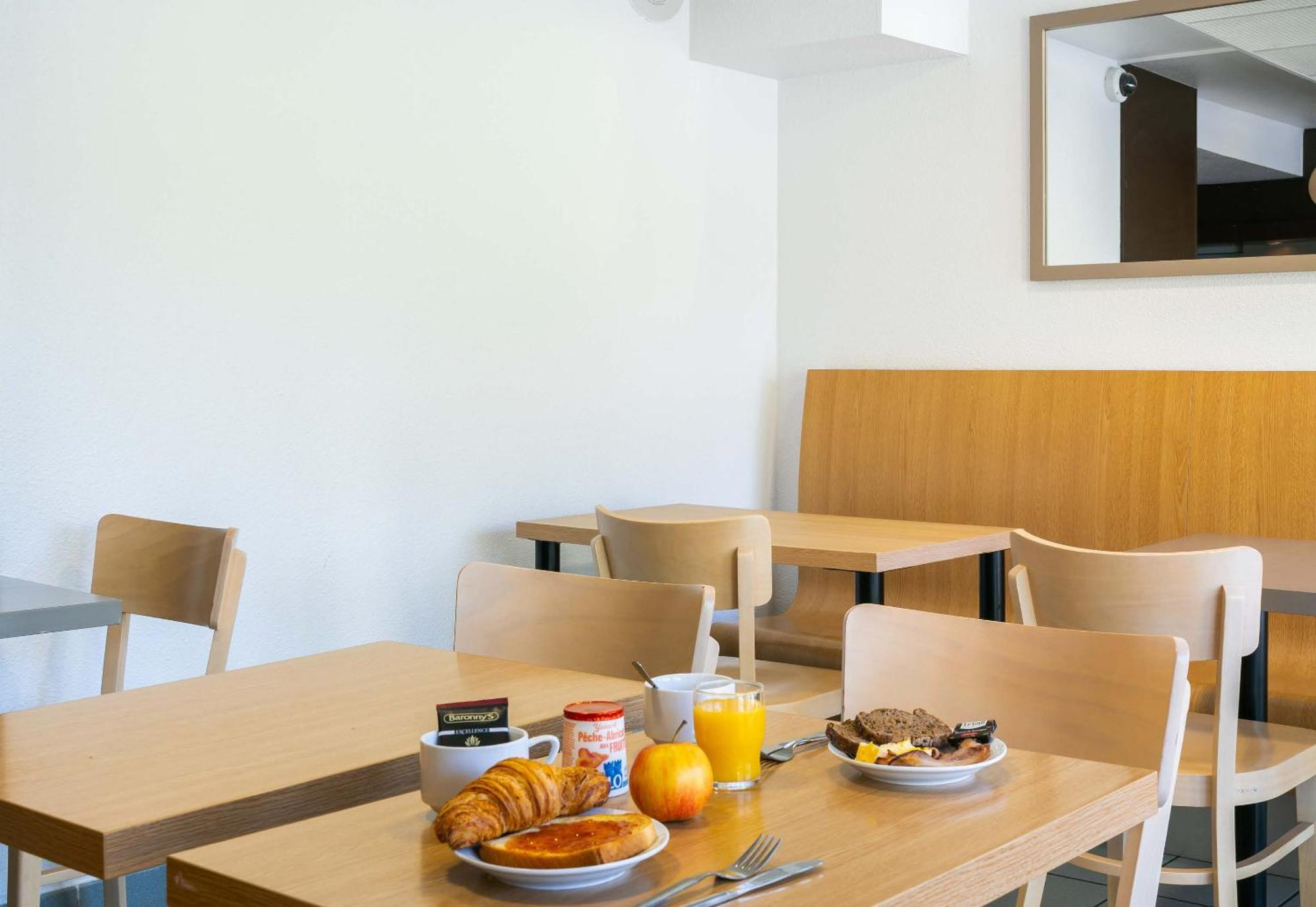 B&B Hotel Lorient ลาเนสแตร์ ภายนอก รูปภาพ
