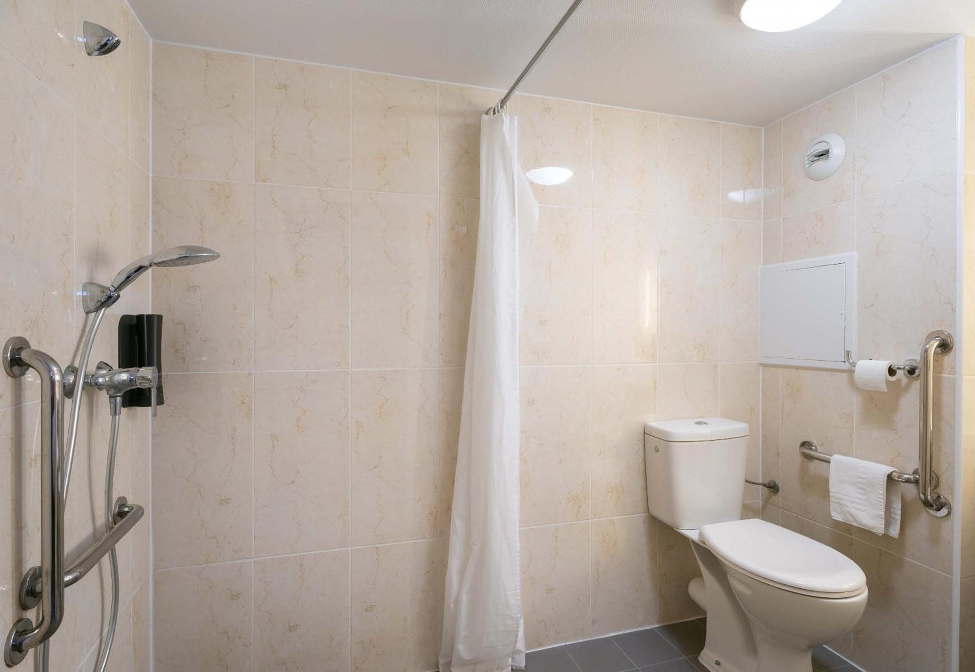B&B Hotel Lorient ลาเนสแตร์ ภายนอก รูปภาพ